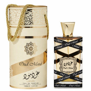 Lattafa Perfume Oud Mood EDP 100 ml — productweergave; close-up; op een witte achtergrond; meest nabije kadrering