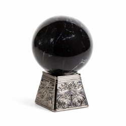 Aurora Scents Black Obsidian EDP 100 ml — товар спереди; полная композиция; на белом фоне