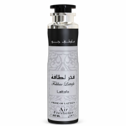 Lattafa Perfume Fakhar Black 300 ml — товар спереди; крупный план; на белом фоне