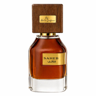 Lattafa Perfume Saheb EDP 70 ml — товар спереди; крупный план; на деревянной поверхности