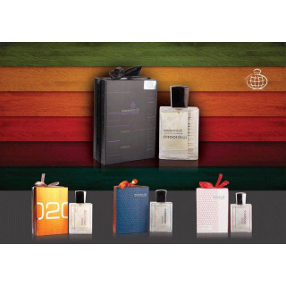 ESSCENTRIC 05 EDP 100 ml — produto numa composição ambientada; grande plano muito aproximado; sobre uma superfície de madeira