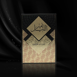 Fragrance World Ameer Al Lail EDP 100 ml — toote vaade; täiskompositsioon; tumedal taustal; lähim kadreering