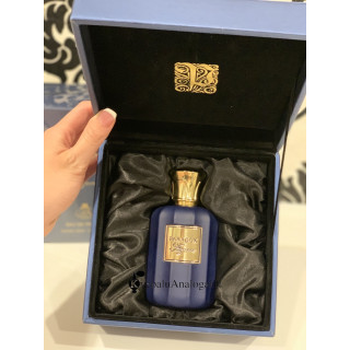 Fragrance World Paradox Azuree EDP 100 ml — produktvisning; svært tett nærbilde; på hvit bakgrunn