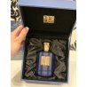 Fragrance World Paradox Azuree EDP 100 ml — produktvisning; svært tett nærbilde; på hvit bakgrunn