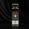 Fragrance World Ameer Al Oud VIP Special Edition EDP 100 ml — produkt a balení; detail; na tmavém pozadí; nejširší záběr