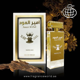Fragrance World Ameer Al Oud VIP White Oud EDP 100 ml — produit dans une mise en scène; très gros plan; sur fond sombre