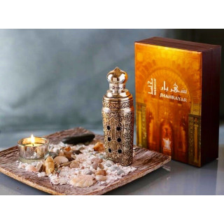 Arabian Oud SHAHRAZAD EDP 100 ml — товар и упаковка; очень крупный план; на белом фоне