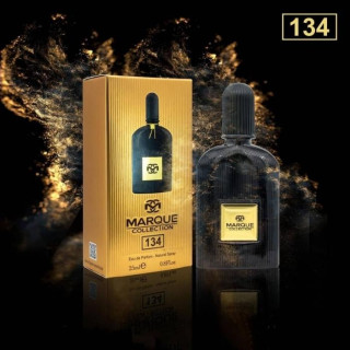 Fragrance World Marque 134 EDP 25 ml — produit et emballage; gros plan; sur fond sombre