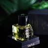 Vertus Paris Niche Perfume Sole Patchouli EDP 100 ml — товар и упаковка; крупный план; на тёмном фоне