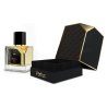 Vertus Paris Niche Perfume 1001 EDP 100 ml — товар и упаковка; крупный план; на белом фоне