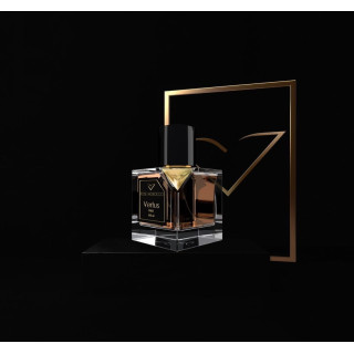 Vertus Paris Niche Perfume Rose Morocco EDP 100 ml — productweergave; zeer nabije close-up; op een lichte achtergrond