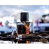 Vertus Paris Niche Perfume OMBRE EDP 100 ml — товар в стилизованной композиции; очень крупный план; на белом фоне