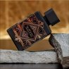 Lattafa Perfume Bade'e Al Oud Oud for Glory EDP 100 ml — toote vaade; väga lähivõte; tumedal taustal; kõige laiem kadreering