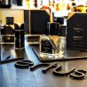 Vertus Paris Niche Perfume AURAMBER EDP 100 ml — изображение товара; крупный план; на светлом фоне; самый близкий кадр