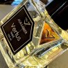 Vertus Paris Niche Perfume AURAMBER EDP 100 ml — изображение товара; очень крупный план; на тёмном фоне; самый широкий кадр