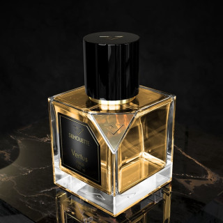 Vertus Paris Niche Perfume SILHOUETTE EDP 100 ml — productweergave; close-up; op een donkere achtergrond; meest nabije kadrering
