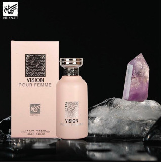 Nusuk Vision pour femme EDP 100 ml — товар в стилизованной композиции; очень крупный план; у воды