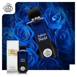 Fragrance World Adicto Noir EDP 100 ml — produktas stilizuotoje aplinkoje; stambus planas; su gėlėmis