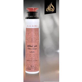Lattafa Perfume Fakhar 300 ml — productweergave; close-up; op een witte achtergrond; meest nabije kadrering