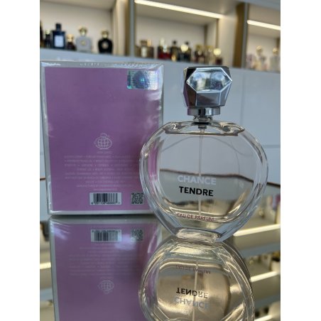 Fragrance World Chance Tendre EDP 100 ml — vue du produit; très gros plan; sur fond blanc; cadrage très large