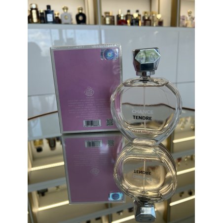 Fragrance World Chance Tendre EDP 100 ml — vue du produit; très gros plan; sur fond blanc; cadrage rapproché