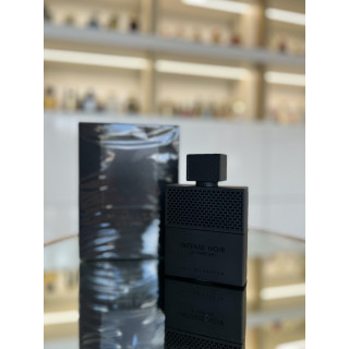 Fragrance World Intense Noir Le Parfum EDP 100 ml — изображение товара; очень крупный план; на столе