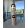 Lattafa Perfume Mousuf 300 ml — produktas stilizuotoje aplinkoje; stambus planas; lauko aplinkoje; artimiausias kadras
