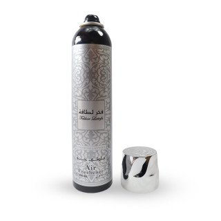 Lattafa Perfume Fakhar Black 300 ml — productweergave; volledige compositie; op een witte achtergrond