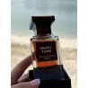 Fragrance World Ebony Fume EDP 80 ml — produkta skats; ļoti tuvs plāns; uz balta fona; visplašākais kadrējums