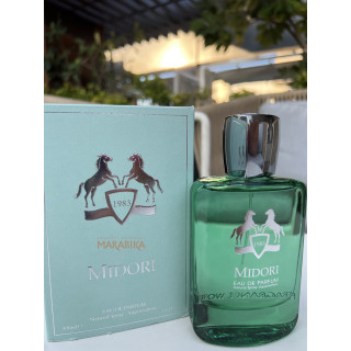 Fragrance World Midori EDP 100 ml — товар и упаковка; очень крупный план; на белом фоне; самый близкий кадр