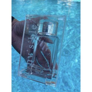 Fragrance World Invisible EDP 100 ml — produktvy; mycket tät närbild; på vit bakgrund; tätt bildutsnitt