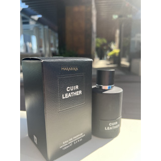 Fragrance World Cuir Leather EDP 100 ml — obal produktu; velmi detailní záběr; na bílém pozadí
