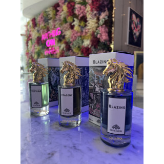 Fragrance World Tragedy EDP 100 ml — Produktansicht; sehr nahe Detailaufnahme; auf weißem Hintergrund; mittlerer Bildausschnitt