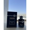 Fragrance World Enigma Une EDP 100 ml — toode stiliseeritud keskkonnas; väga lähivõte; õues; lähedane kadreering