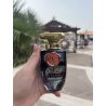 Al QUBAH EDP 100 ml — товар в стилизованной композиции; очень крупный план; на открытом воздухе; самый широкий кадр