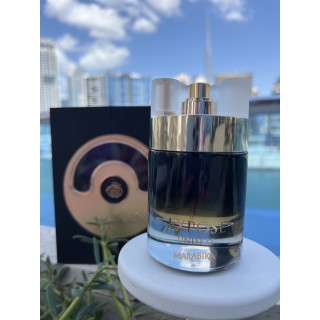 Expose EDP 100 ml — товар в стилизованной композиции; очень крупный план; на открытом воздухе; самый близкий кадр