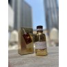 Lattafa Perfume Vurv Craft Oro EDP 100 ml — produkt og emballasje; svært tett nærbilde; på hvit bakgrunn; tetteste utsnitt