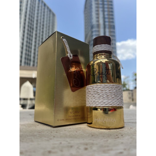 Lattafa Perfume Vurv Craft Oro EDP 100 ml — produkt i en stilisert setting; svært tett nærbilde; utendørs; videste utsnitt