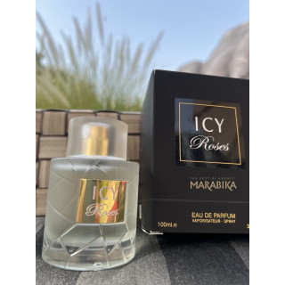 Fragrance World Icy Roses EDP 100 ml — toode stiliseeritud keskkonnas; väga lähivõte; õues; lähim kadreering