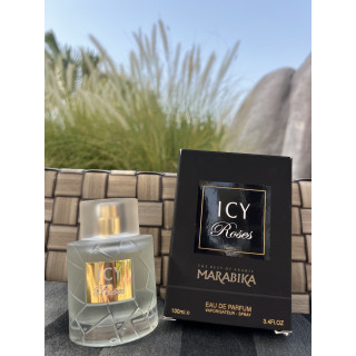 Fragrance World Icy Roses EDP 100 ml — toode stiliseeritud keskkonnas; väga lähivõte; õues; kõige laiem kadreering