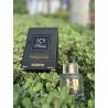 Fragrance World Icy Roses EDP 100 ml — toode stiliseeritud keskkonnas; väga lähivõte; roheluse keskel; kõige laiem kadreering