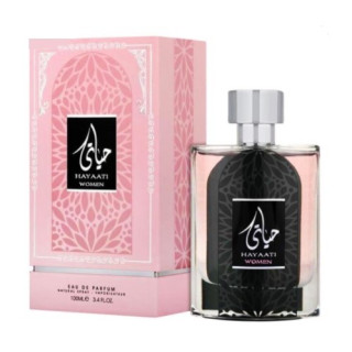 Lattafa Perfume Hayaati Woman EDP 100 ml — товар и упаковка; очень крупный план; на белом фоне