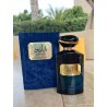Fragrance World Qa'ed EDP 100 ml — товар в стилизованной композиции; очень крупный план; на белом фоне