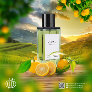 Y.U.Z.U EDP 100 ml — товар в стилизованной композиции; очень крупный план; с ингредиентами аромата; самый широкий кадр