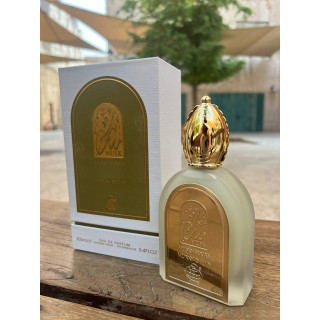 Musky Series murky dawn EDP 100 ml — toode stiliseeritud keskkonnas; väga lähivõte; puitpinnal; lähedane kadreering