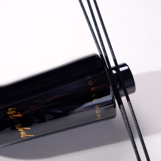 Royal Platinum Black Series ISTANBUL EDP 200 ml — produkto vaizdas; artimas vaizdas; šviesiame fone