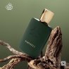 Hartnell EDP 100 ml — товар в стилизованной композиции; очень крупный план; на деревянной поверхности; самый близкий кадр